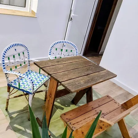 Lares 1 * ויינואבה דה לה סרנה